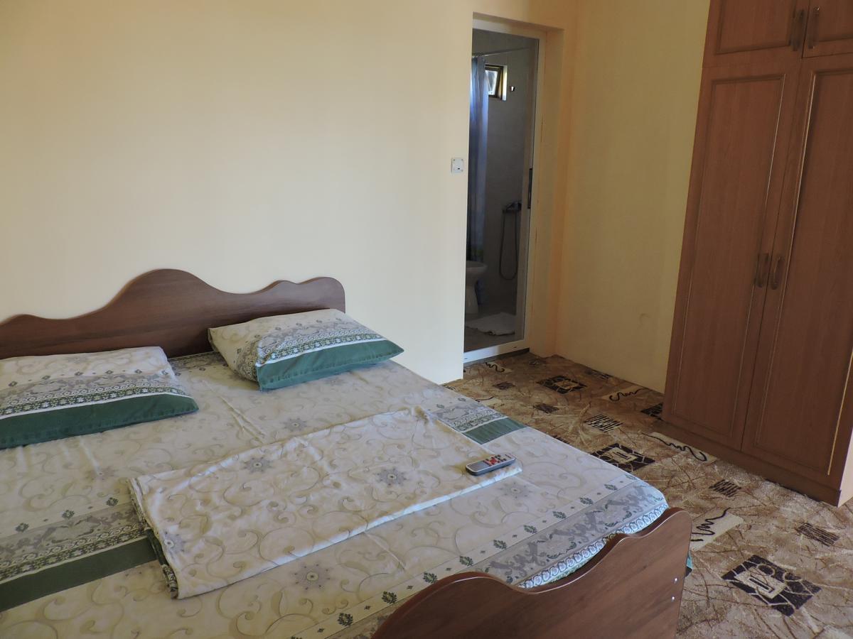 Guesthouse U Moti New Athos Exteriér fotografie